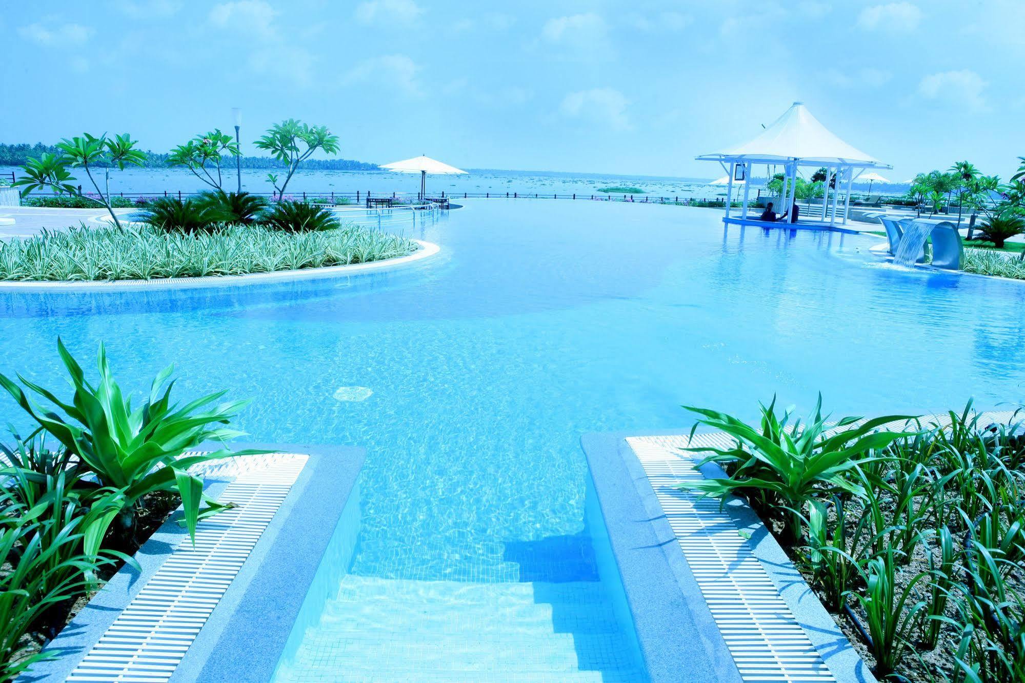 Ramada Resort by Wyndham Kochi Exterior foto